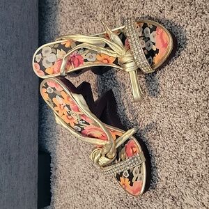 Victoria's Secret Ankle wrap Zig-zag wedge high heel by 💋Two Lips Sz 7